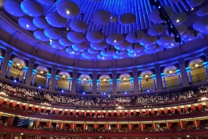 Prodaje se privatna loža u Rojal Albert Holu Prodaje se privatna loža u Rojal Albert Holu