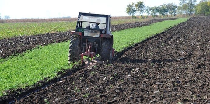 Poziv MPRR za finansijsku podršku u nabavci mehanizacije Poziv MPRR za finansijsku podršku u nabavci mehanizacije