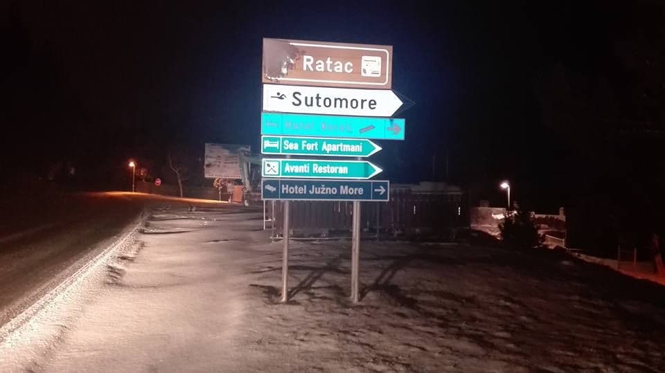 Zatvoren put Podgorica-Petrovac preko Paštrovačke gore Zatvoren put Podgorica-Petrovac preko Paštrovačke gore