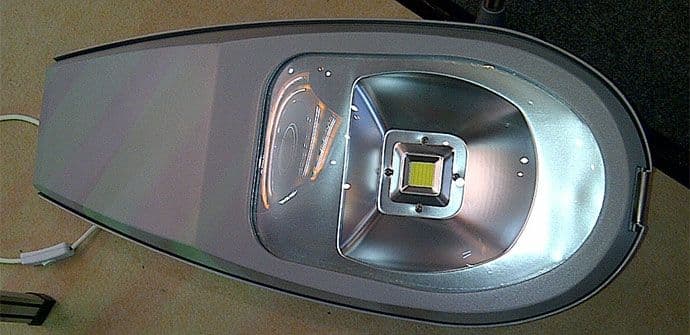 Podgorica će dobiti novu LED rasvjetu vrijednu 6,75 miliona eura Podgorica će dobiti novu LED rasvjetu vrijednu 6,75 miliona eura