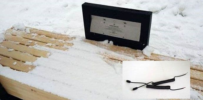 Vandali oštetili "pametnu klupu" u Nikšiću Vandali oštetili "pametnu klupu" u Nikšiću