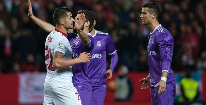 VIDEO: Da li je Ronaldo zaslužio žuti karton? VIDEO: Da li je Ronaldo zaslužio žuti karton?