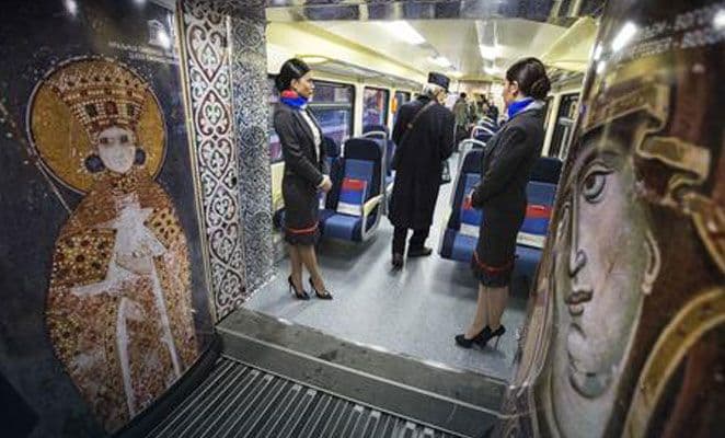 PRST U OKO: Dekoracijom voza se (ne) brani Kosovo PRST U OKO: Dekoracijom voza se (ne) brani Kosovo