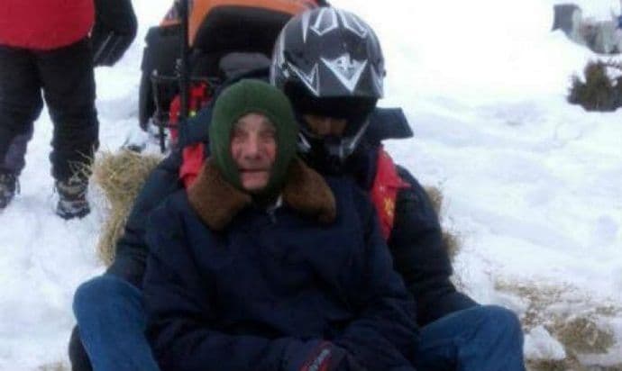 Nakon četvoročasovne akcije spašen život starcu sa Golije Nakon četvoročasovne akcije spašen život starcu sa Golije