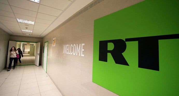 Zaratili Fejsbuk i "Raša tudej": Da mogu, blokirali bi nam i kiseonik! Zaratili Fejsbuk i "Raša tudej": Da mogu, blokirali bi nam i kiseonik!