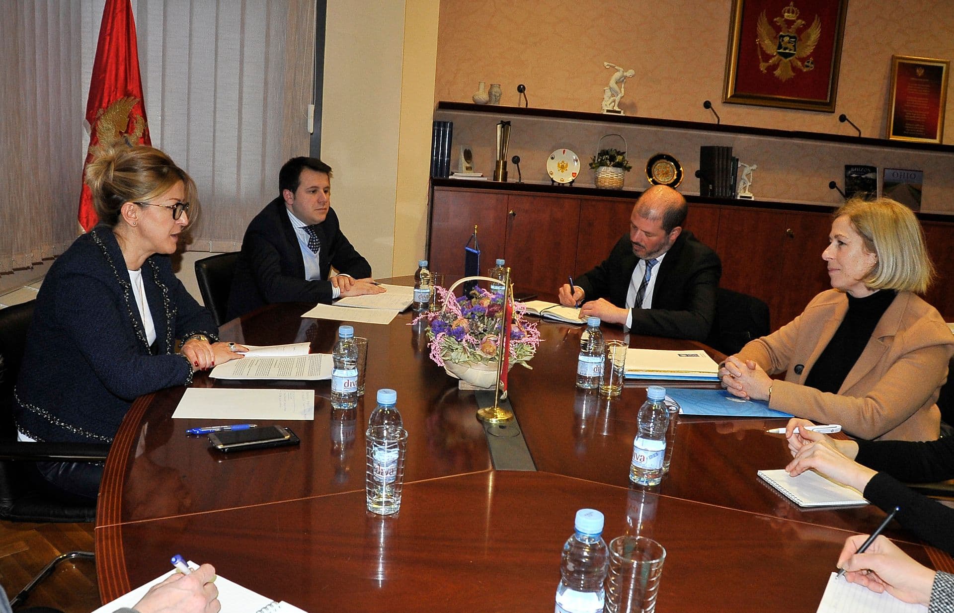 VLADA – UNDP: Unaprjeđenje efikasnosti javne uprave imperativ VLADA – UNDP: Unaprjeđenje efikasnosti javne uprave imperativ