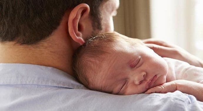 Mogu li muškarci da pate od postporođajne depresije? Mogu li muškarci da pate od postporođajne depresije?