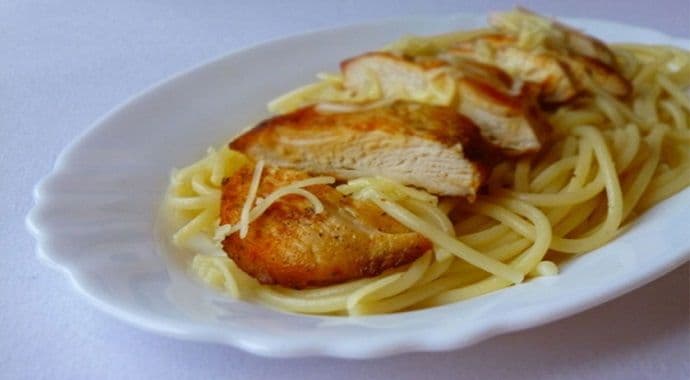 Pikantna pileća prsa Pikantna pileća prsa