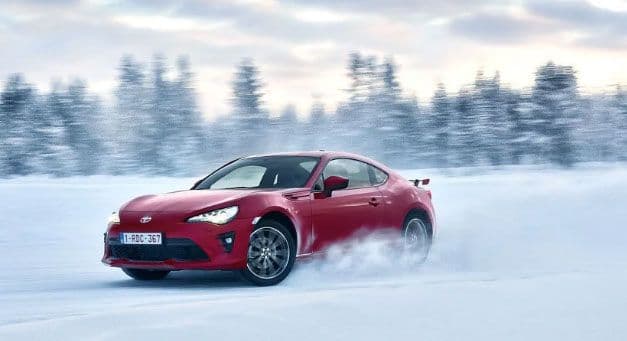 Ples po snijegu i ledu sa Toyotom GT86 (VIDEO) Ples po snijegu i ledu sa Toyotom GT86 (VIDEO)