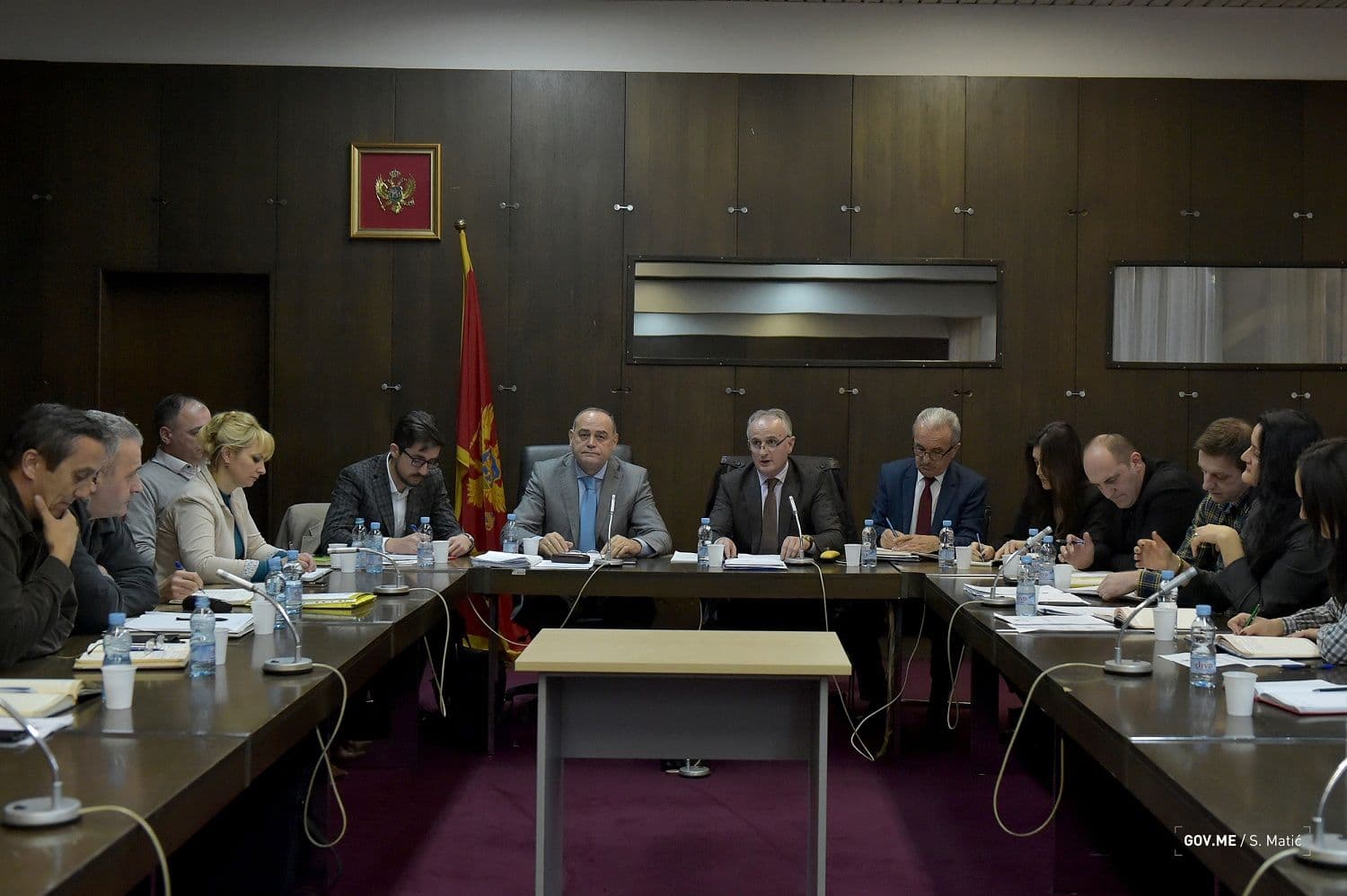 Simović sa predstavnicima šumarskog sektora: Insistiraćemo na efikasnijem radu i punoj odgovornosti Simović sa predstavnicima šumarskog sektora: Insistiraćemo na efikasnijem radu i punoj odgovornosti