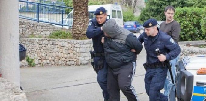 Dubrovačka policija uhapsila dvojicu crnogorskih državljana Dubrovačka policija uhapsila dvojicu crnogorskih državljana