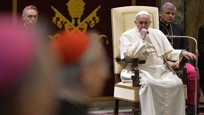 POHOTA U VATIKANU: Papa je okružen sveštenicima koji skrivaju pedofiliju POHOTA U VATIKANU: Papa je okružen sveštenicima koji skrivaju pedofiliju