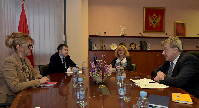 Pribilović - Močnik: Jačanje saradnje u oblasti javne uprave Pribilović - Močnik: Jačanje saradnje u oblasti javne uprave