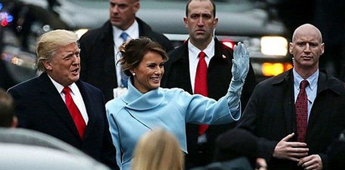 Trampov tjelohranitelj nosio protetičku ruku da bi držao pištolj? Trampov tjelohranitelj nosio protetičku ruku da bi držao pištolj?