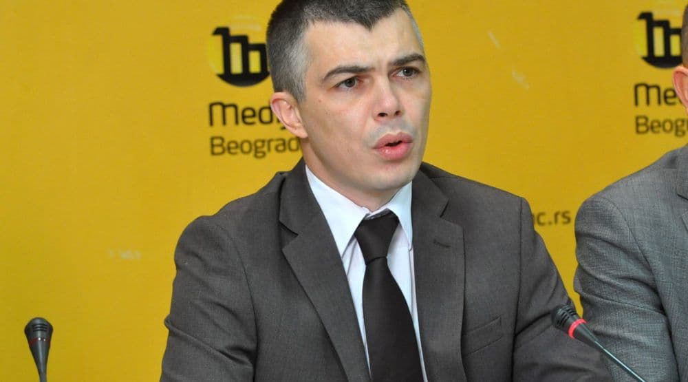 Droga u službenom automobilu-državni sekretar podnio ostavku Droga u službenom automobilu-državni sekretar podnio ostavku