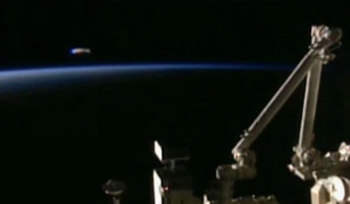 NASA prekinula prenos kada je NLO ušao u kadar (VIDEO) NASA prekinula prenos kada je NLO ušao u kadar (VIDEO)