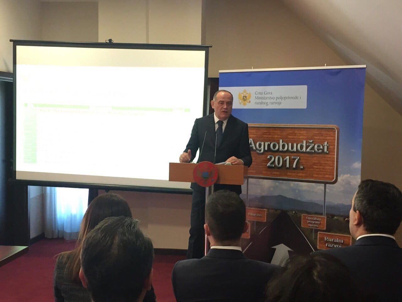 SIMOVIĆ: Agrobudžet balans između raspoloživih sredstava i potreba poljoprivrednika SIMOVIĆ: Agrobudžet balans između raspoloživih sredstava i potreba poljoprivrednika