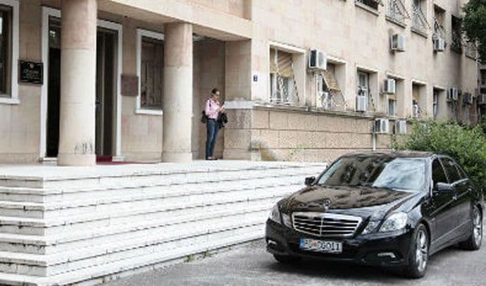 Koliko plaćamo policajce koji čuvaju Đukanovića, Vujanovića, Medenicu…? Koliko plaćamo policajce koji čuvaju Đukanovića, Vujanovića, Medenicu…?