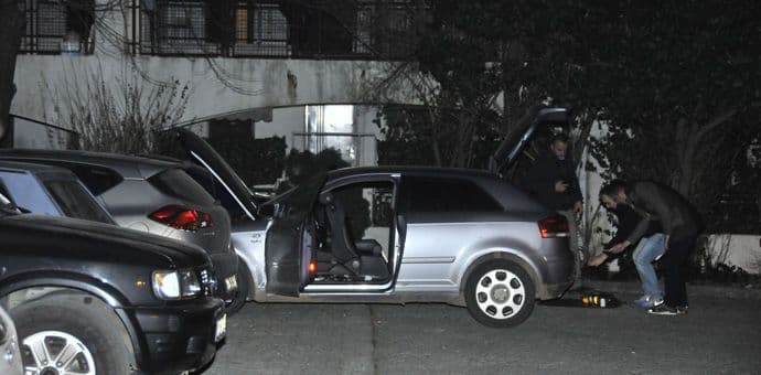 Policija na Malom brdu provjeravala sivi "audi", nađene boce benzina Policija na Malom brdu provjeravala sivi "audi", nađene boce benzina