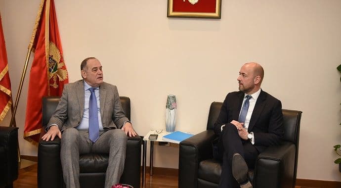 Simović - Perks: Raditi na smanjenju visoke stope nezaposlenosti mladih Simović - Perks: Raditi na smanjenju visoke stope nezaposlenosti mladih