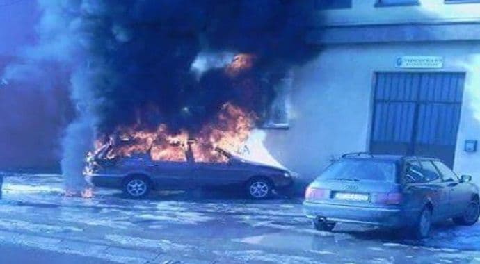 Bijelo Polje: Izgorio automobil (Foto) Bijelo Polje: Izgorio automobil (Foto)