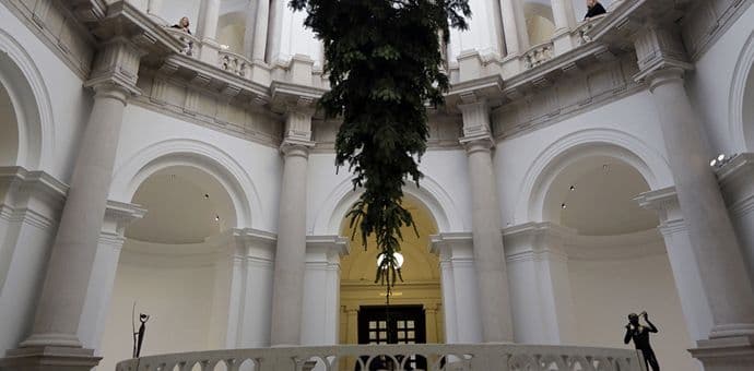 Beskućnici zauzeli vilu ruskog oligarha u Londonu Beskućnici zauzeli vilu ruskog oligarha u Londonu