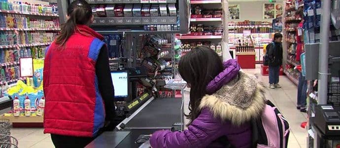 Teški uslovi rada radnika u trgovini: Prepušteni sami sebi Teški uslovi rada radnika u trgovini: Prepušteni sami sebi