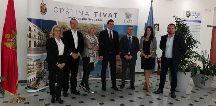 Janović obišao Omladinski klub u Tivtu Janović obišao Omladinski klub u Tivtu