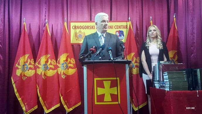 Marković Crnogorcima: Ljubite Srbiju kao svoju državu, a volite Crnu Goru Marković Crnogorcima: Ljubite Srbiju kao svoju državu, a volite Crnu Goru