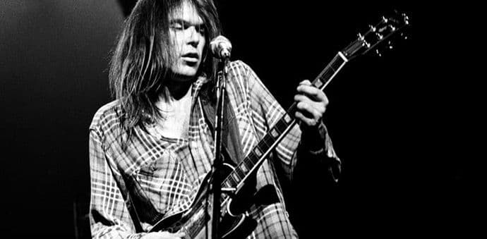 PET DECENIJA OD DEBIJA NILA JANGA: Kralj Mida i plastična gitara PET DECENIJA OD DEBIJA NILA JANGA: Kralj Mida i plastična gitara