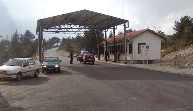 Policajci prekrivali kamere da uzmu mito? Policajci prekrivali kamere da uzmu mito?