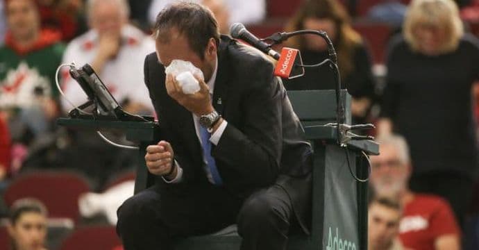 VIDEO: Kanada izbačena, teniser pogodio sudiju u oko! VIDEO: Kanada izbačena, teniser pogodio sudiju u oko!