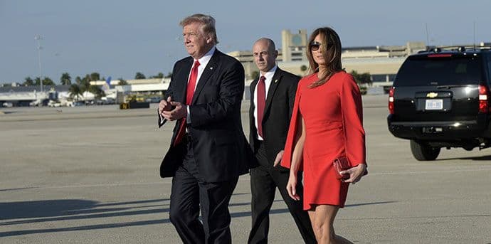 Melanija prelijepa, ali Tramp ponovo šokira (VIDEO) Melanija prelijepa, ali Tramp ponovo šokira (VIDEO)