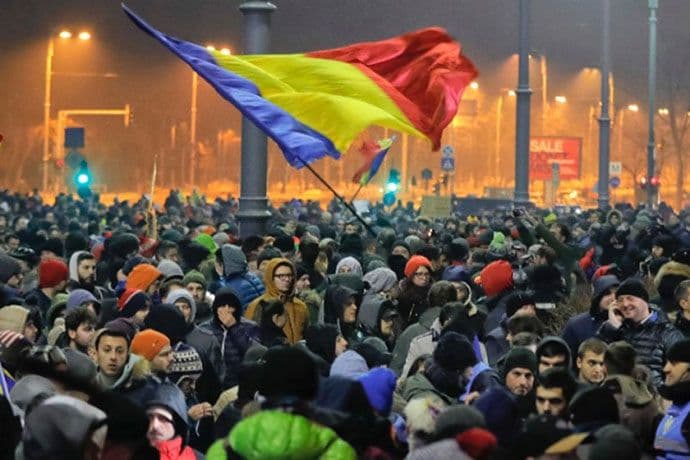 Dva protesta u Bukureštu, protiv predsjednika i premijera Dva protesta u Bukureštu, protiv predsjednika i premijera