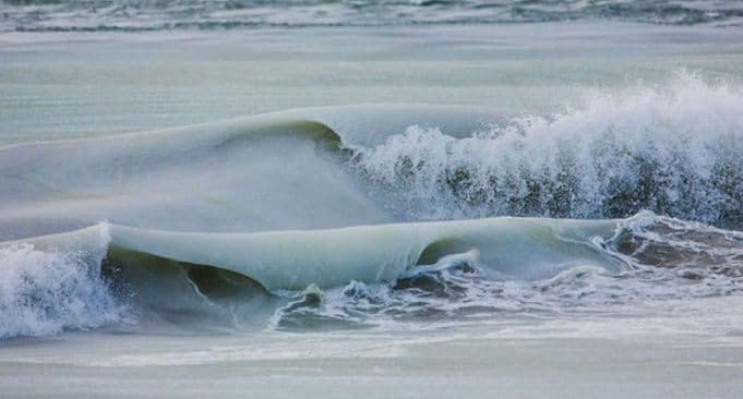 Najhladnija zima u posljednjih 80 godina: Zaleđeni i talasi okeana! (FOTO) Najhladnija zima u posljednjih 80 godina: Zaleđeni i talasi okeana! (FOTO)