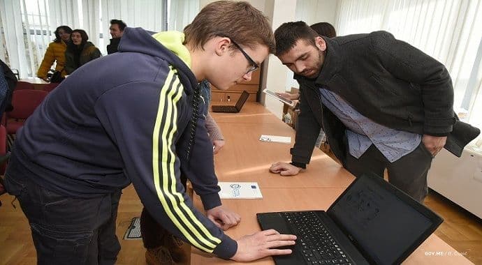 Preuzeti aktivniju ulogu u edukaciji djece o Internetu Preuzeti aktivniju ulogu u edukaciji djece o Internetu