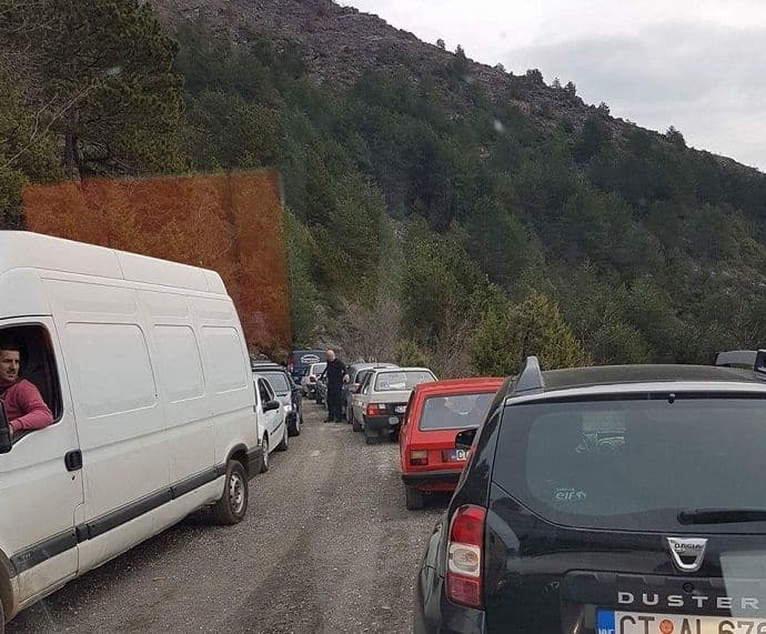 Kolaps saobraćaja na starom putu Cetinje Podgorica Kolaps saobraćaja na starom putu Cetinje Podgorica