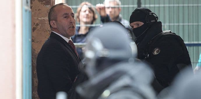 Haradinaj traži da se raspišu potjernice za Vučićem i Dačićem Haradinaj traži da se raspišu potjernice za Vučićem i Dačićem