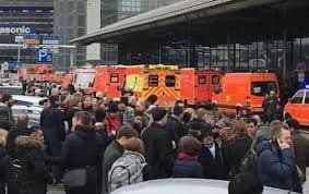 Hamburg: Pedeset ljudi otrovano na aerodromu Hamburg: Pedeset ljudi otrovano na aerodromu