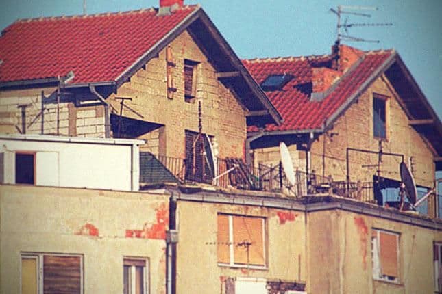 Odlaže se primjena zakona o legalizaciji divlje gradnje Odlaže se primjena zakona o legalizaciji divlje gradnje