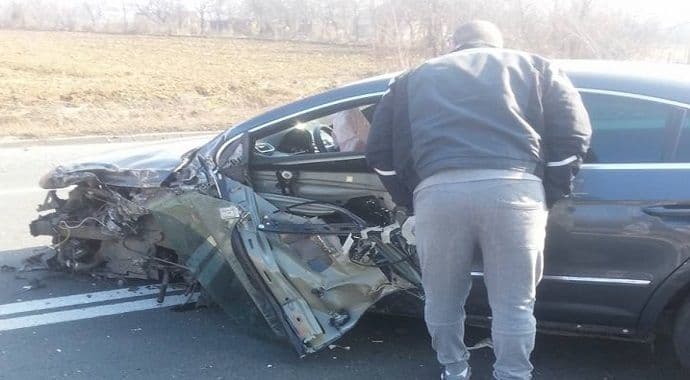 Teška saobraćajna nesreća kod Mladenovca: U lančanom sudaru dvoje mrtvih Teška saobraćajna nesreća kod Mladenovca: U lančanom sudaru dvoje mrtvih