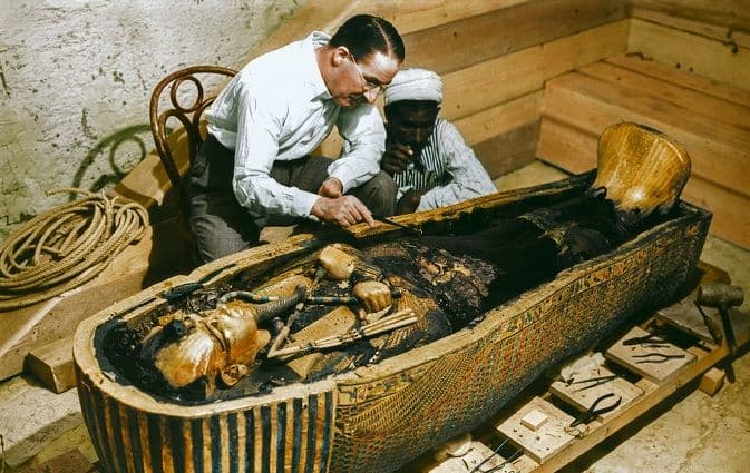 Ekspedicija vijeka: Počinje potraga za tajnom Tutankamonovom odajom Ekspedicija vijeka: Počinje potraga za tajnom Tutankamonovom odajom