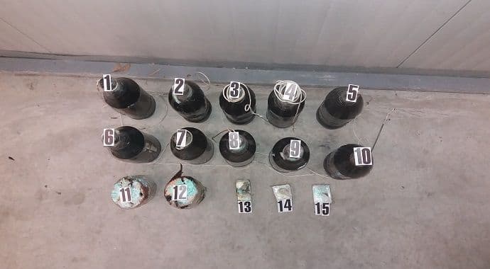 Zaplijenjeno 18,5 kg hašiša u tečnom stanju, uhapšen Albanac Zaplijenjeno 18,5 kg hašiša u tečnom stanju, uhapšen Albanac