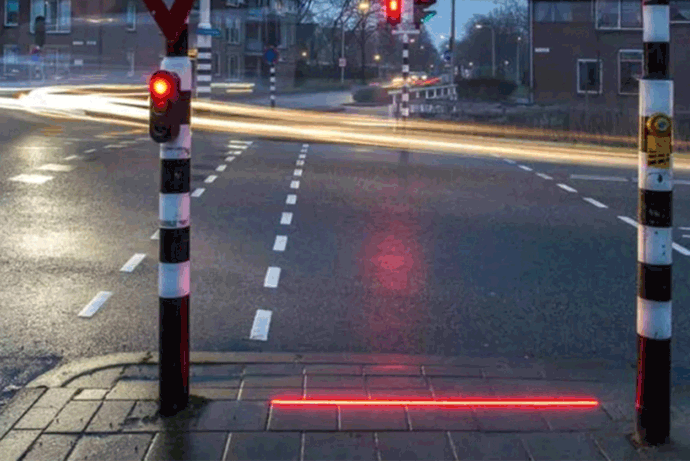 Holandija: Semafor za one koji stalno gledaju u telefon Holandija: Semafor za one koji stalno gledaju u telefon