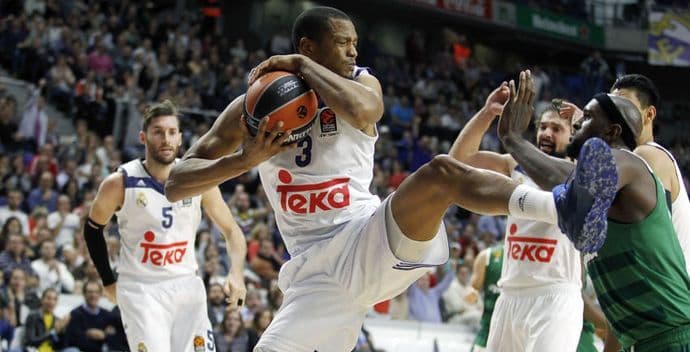 Real trijumfom ostao u trci za prvo mjesto Real trijumfom ostao u trci za prvo mjesto