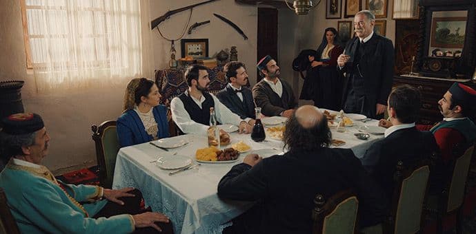 BOŽIĆNI USTANAK, S01E03: Zategnuta zdravica BOŽIĆNI USTANAK, S01E03: Zategnuta zdravica