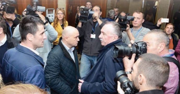 Etički kodeks poslanika ne sankcioniše čak ni nasilje: Za DF moguće kazne samo „po obrazu“ Etički kodeks poslanika ne sankcioniše čak ni nasilje: Za DF moguće kazne samo „po obrazu“