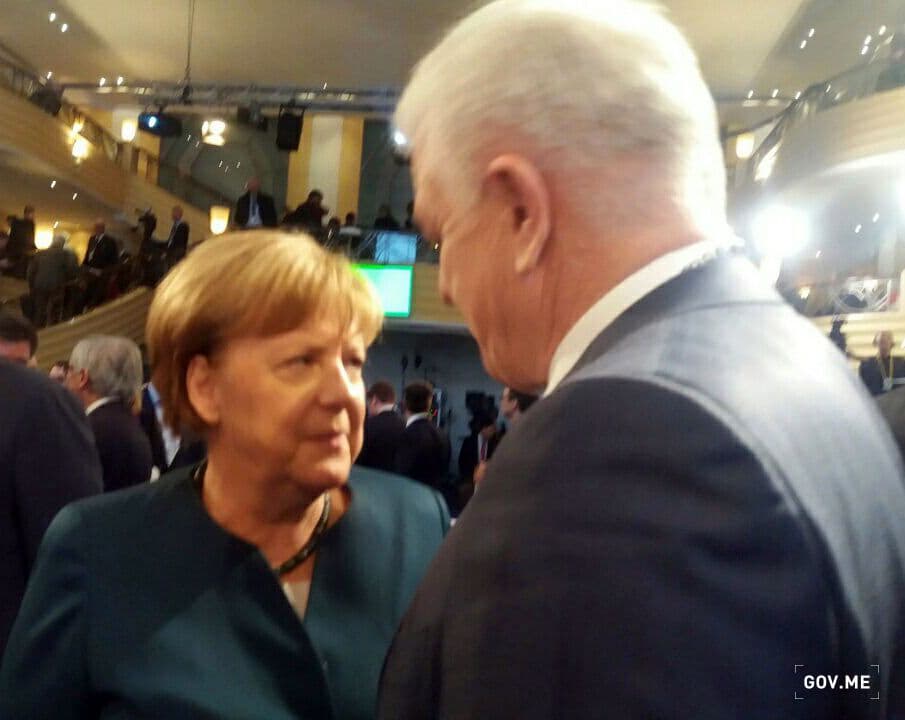 (VIDEO) Marković kratko razgovarao sa Angelom Merkel i Majklom Pensom (VIDEO) Marković kratko razgovarao sa Angelom Merkel i Majklom Pensom