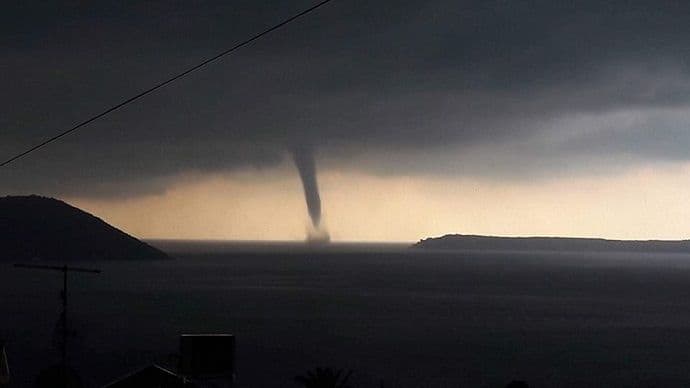 „Pijavice“ haraju obalama Herceg Novog (FOTO) „Pijavice“ haraju obalama Herceg Novog (FOTO)