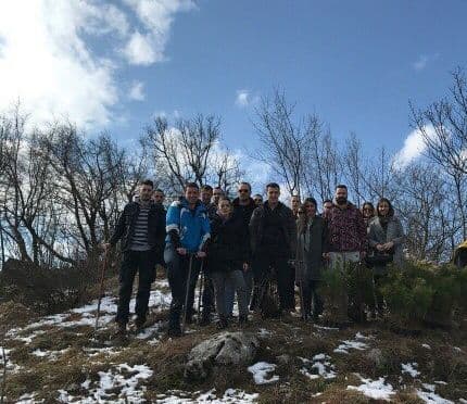 Mladi SD Nikšić organizovali akciju pošumljavanja Mladi SD Nikšić organizovali akciju pošumljavanja